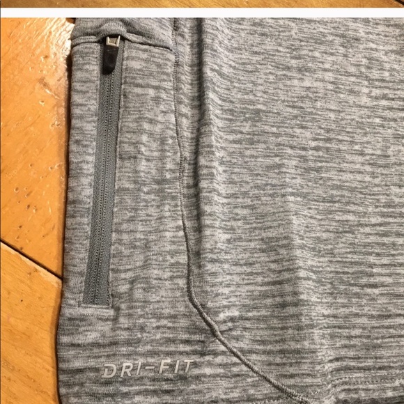 Nike Dri-Fit Men’s Gray Half-Zip - Picture 5 of 9
